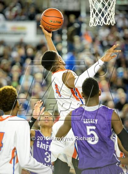 Thumbnail 2 in Garfield vs. Rainier Beach (WIAA 3A Final) photogallery.