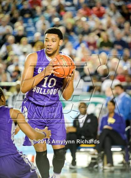 Thumbnail 1 in Garfield vs. Rainier Beach (WIAA 3A Final) photogallery.