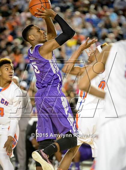Thumbnail 3 in Garfield vs. Rainier Beach (WIAA 3A Final) photogallery.