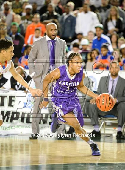 Thumbnail 1 in Garfield vs. Rainier Beach (WIAA 3A Final) photogallery.