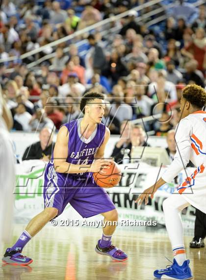 Thumbnail 1 in Garfield vs. Rainier Beach (WIAA 3A Final) photogallery.