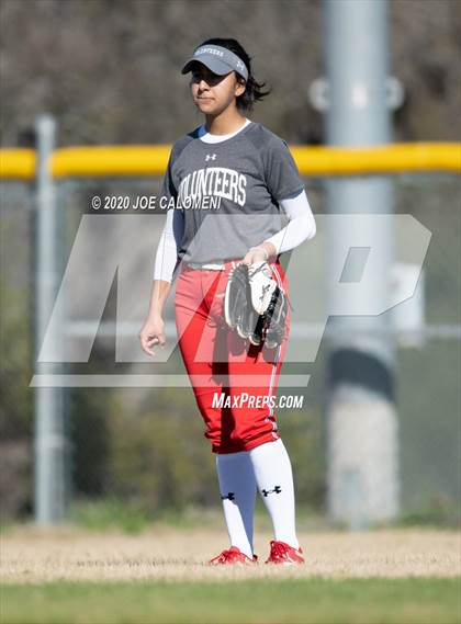 Thumbnail 1 in Lee [Robert E.] vs Highlands (Scrimmage) photogallery.