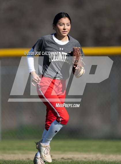 Thumbnail 1 in Lee [Robert E.] vs Highlands (Scrimmage) photogallery.