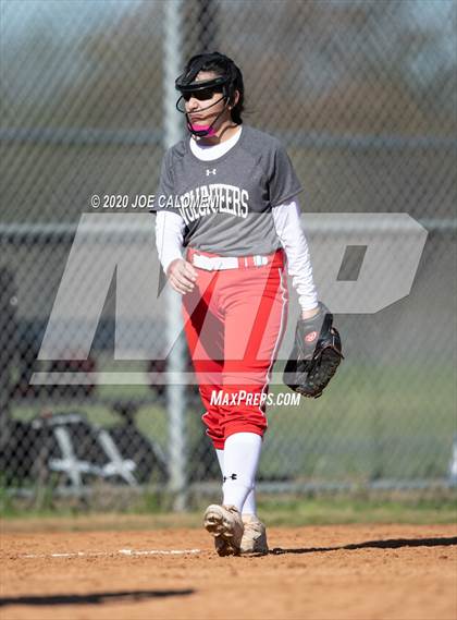 Thumbnail 3 in Lee [Robert E.] vs Highlands (Scrimmage) photogallery.