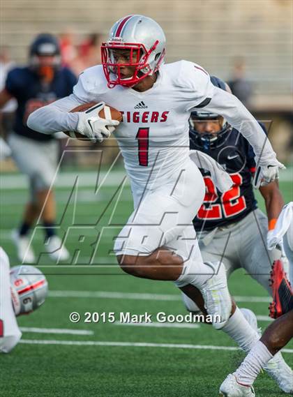 Thumbnail 1 in Seven Lakes vs. Fort Bend Travis photogallery.
