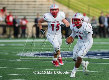 Thumbnail 1 in Seven Lakes vs. Fort Bend Travis photogallery.