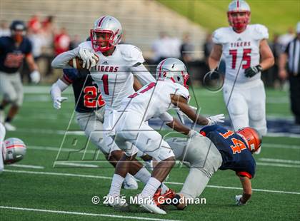 Thumbnail 3 in Seven Lakes vs. Fort Bend Travis photogallery.