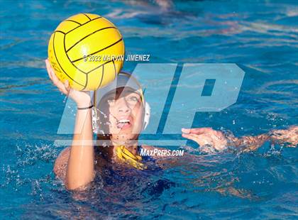 Thumbnail 3 in Oaks Christian vs Louisville photogallery.