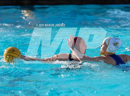 Thumbnail 2 in Oaks Christian vs Louisville photogallery.