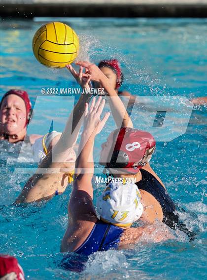 Thumbnail 3 in Oaks Christian vs Louisville photogallery.