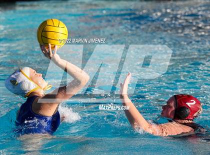 Thumbnail 2 in Oaks Christian vs Louisville photogallery.