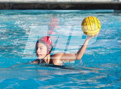Thumbnail 3 in Oaks Christian vs Louisville photogallery.