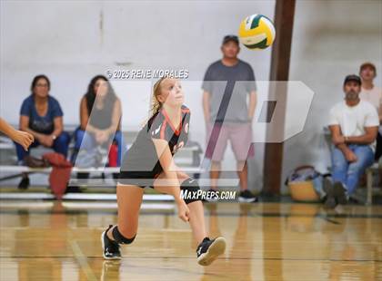 Thumbnail 1 in Oak Grove vs Glendale Adventist (CIFSS Div 10 Rnd 1 Playoff) photogallery.