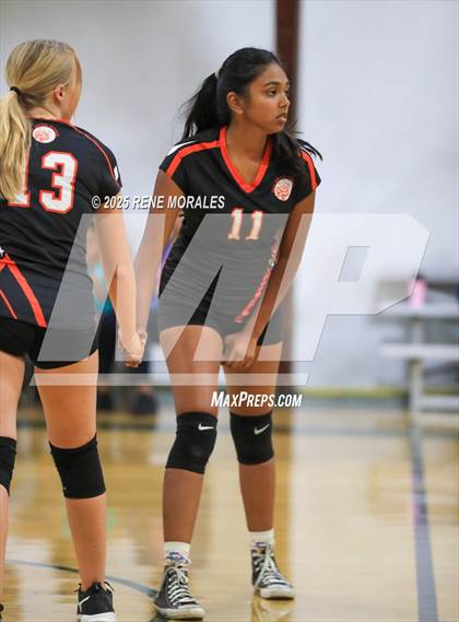 Thumbnail 3 in Oak Grove vs Glendale Adventist (CIFSS Div 10 Rnd 1 Playoff) photogallery.