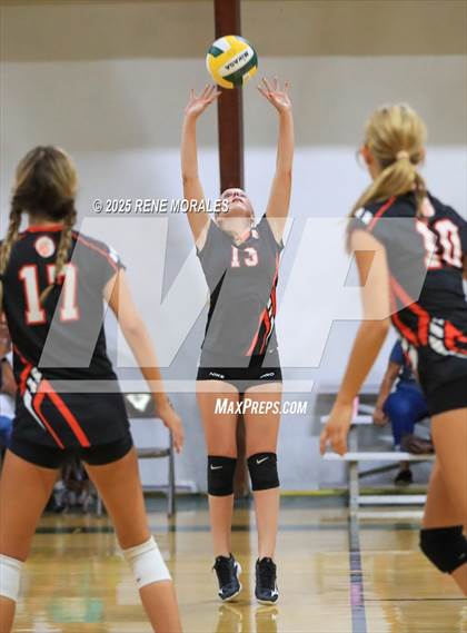 Thumbnail 1 in Oak Grove vs Glendale Adventist (CIFSS Div 10 Rnd 1 Playoff) photogallery.