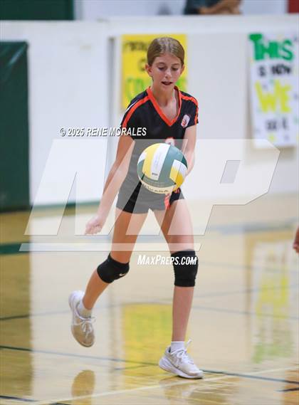 Thumbnail 1 in Oak Grove vs Glendale Adventist (CIFSS Div 10 Rnd 1 Playoff) photogallery.