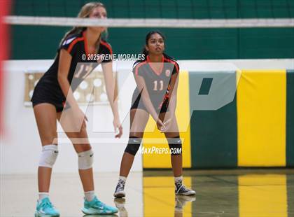 Thumbnail 1 in Oak Grove vs Glendale Adventist (CIFSS Div 10 Rnd 1 Playoff) photogallery.