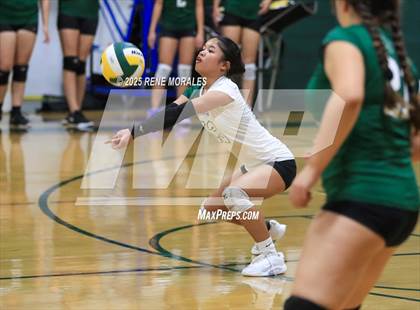 Thumbnail 3 in Oak Grove vs Glendale Adventist (CIFSS Div 10 Rnd 1 Playoff) photogallery.