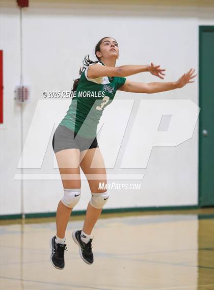 Thumbnail 1 in Oak Grove vs Glendale Adventist (CIFSS Div 10 Rnd 1 Playoff) photogallery.