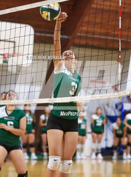 Thumbnail 1 in Oak Grove vs Glendale Adventist (CIFSS Div 10 Rnd 1 Playoff) photogallery.