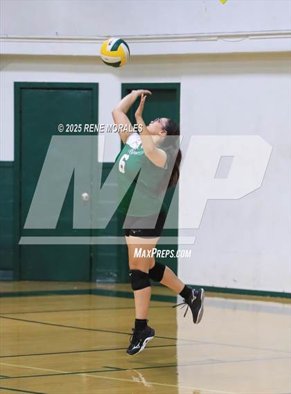 Thumbnail 1 in Oak Grove vs Glendale Adventist (CIFSS Div 10 Rnd 1 Playoff) photogallery.