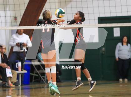 Thumbnail 2 in Oak Grove vs Glendale Adventist (CIFSS Div 10 Rnd 1 Playoff) photogallery.