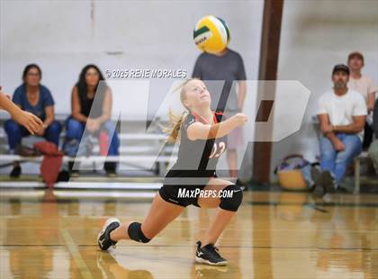 Thumbnail 3 in Oak Grove vs Glendale Adventist (CIFSS Div 10 Rnd 1 Playoff) photogallery.