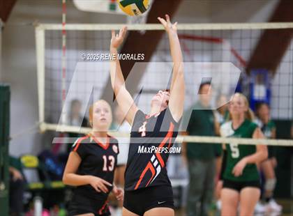 Thumbnail 1 in Oak Grove vs Glendale Adventist (CIFSS Div 10 Rnd 1 Playoff) photogallery.