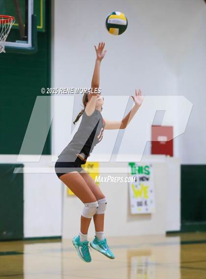 Thumbnail 2 in Oak Grove vs Glendale Adventist (CIFSS Div 10 Rnd 1 Playoff) photogallery.