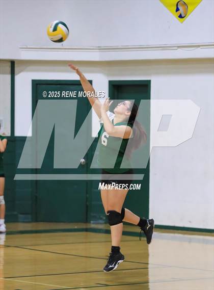 Thumbnail 2 in Oak Grove vs Glendale Adventist (CIFSS Div 10 Rnd 1 Playoff) photogallery.