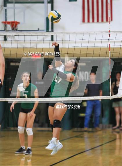Thumbnail 3 in Oak Grove vs Glendale Adventist (CIFSS Div 10 Rnd 1 Playoff) photogallery.