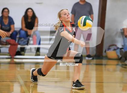 Thumbnail 2 in Oak Grove vs Glendale Adventist (CIFSS Div 10 Rnd 1 Playoff) photogallery.