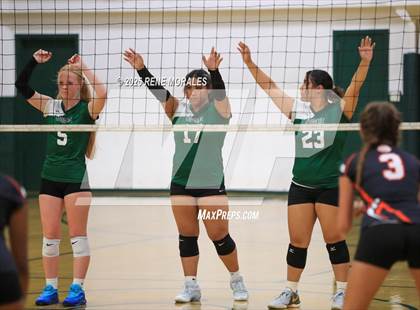 Thumbnail 2 in Oak Grove vs Glendale Adventist (CIFSS Div 10 Rnd 1 Playoff) photogallery.