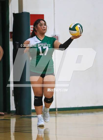 Thumbnail 1 in Oak Grove vs Glendale Adventist (CIFSS Div 10 Rnd 1 Playoff) photogallery.