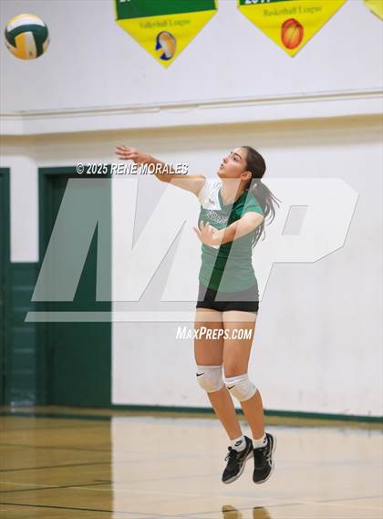 Thumbnail 1 in Oak Grove vs Glendale Adventist (CIFSS Div 10 Rnd 1 Playoff) photogallery.