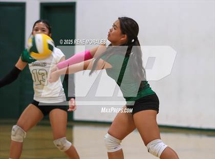 Thumbnail 1 in Oak Grove vs Glendale Adventist (CIFSS Div 10 Rnd 1 Playoff) photogallery.