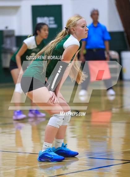 Thumbnail 2 in Oak Grove vs Glendale Adventist (CIFSS Div 10 Rnd 1 Playoff) photogallery.