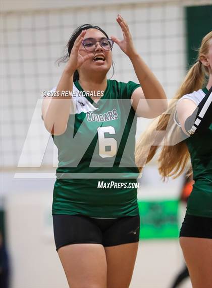 Thumbnail 1 in Oak Grove vs Glendale Adventist (CIFSS Div 10 Rnd 1 Playoff) photogallery.