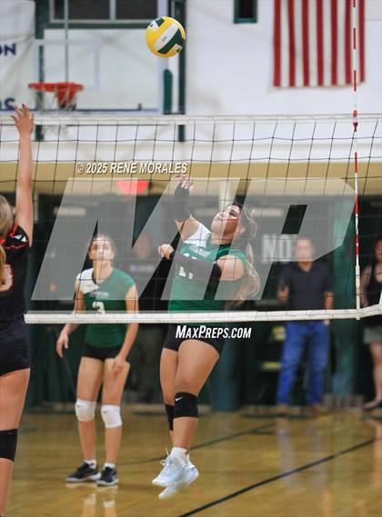 Thumbnail 1 in Oak Grove vs Glendale Adventist (CIFSS Div 10 Rnd 1 Playoff) photogallery.