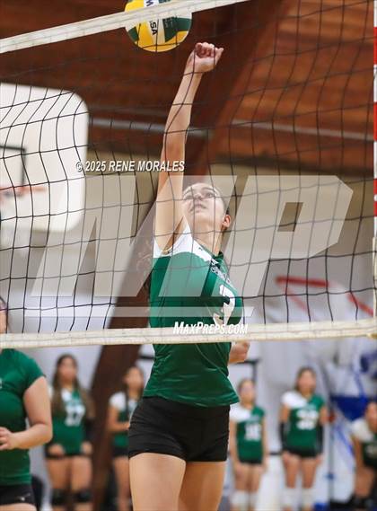 Thumbnail 2 in Oak Grove vs Glendale Adventist (CIFSS Div 10 Rnd 1 Playoff) photogallery.