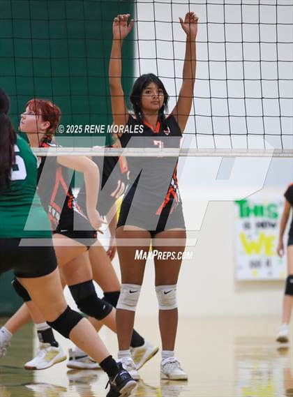 Thumbnail 3 in Oak Grove vs Glendale Adventist (CIFSS Div 10 Rnd 1 Playoff) photogallery.