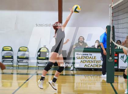 Thumbnail 1 in Oak Grove vs Glendale Adventist (CIFSS Div 10 Rnd 1 Playoff) photogallery.