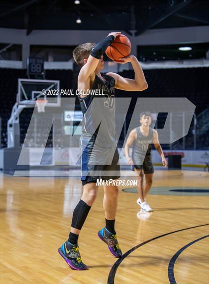 Thumbnail 1 in Sumner @ Glacier Peak (Kings Showcase) photogallery.