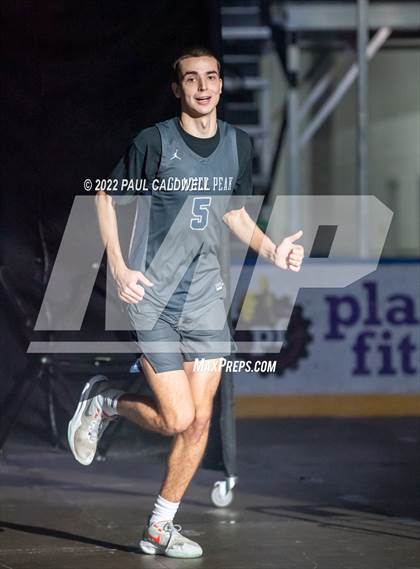 Thumbnail 1 in Sumner @ Glacier Peak (Kings Showcase) photogallery.