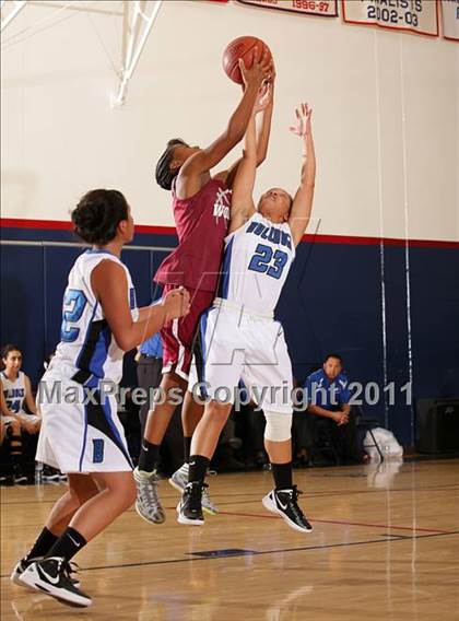 Thumbnail 2 in Van Nuys vs. Burbank (West Coast Holiday Classic) photogallery.