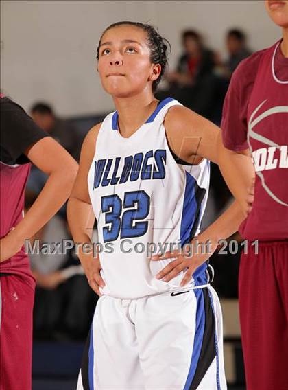 Thumbnail 3 in Van Nuys vs. Burbank (West Coast Holiday Classic) photogallery.