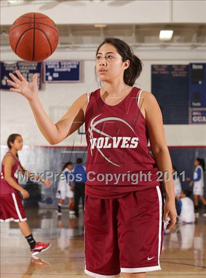 Thumbnail 2 in Van Nuys vs. Burbank (West Coast Holiday Classic) photogallery.