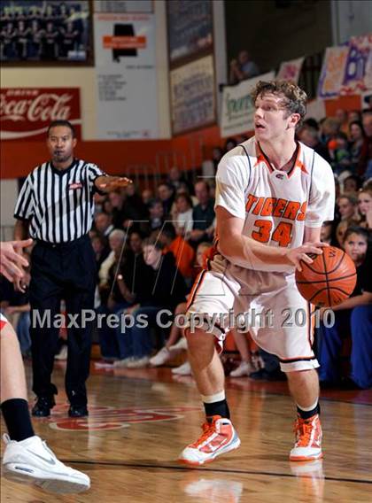 Thumbnail 1 in Brewer @ Grissom photogallery.