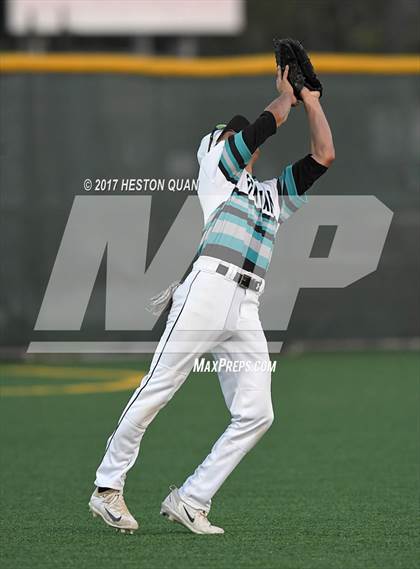 Thumbnail 2 in Mater Dei vs Santiago (Boras Classic South) photogallery.