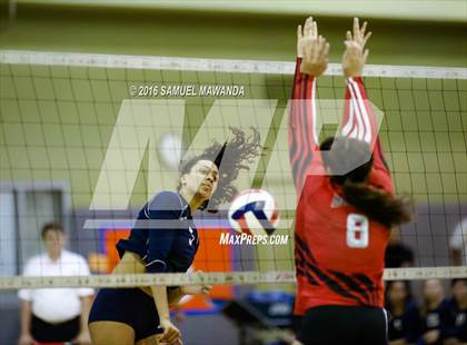 Thumbnail 3 in Venice vs Cleveland (CIF LACS Final) photogallery.
